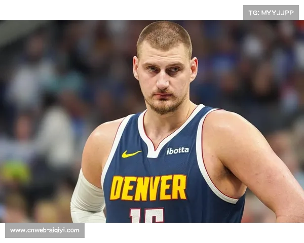 掘金独行侠背靠背交锋，约基奇浓眉内线较量再成焦点